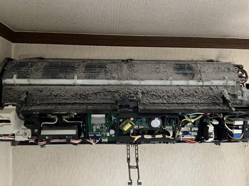 エアコンクリーニング掃除前