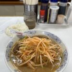 現場近くでお昼ゴハンに食べたくるまやラーメンのネギ味噌ラーメン