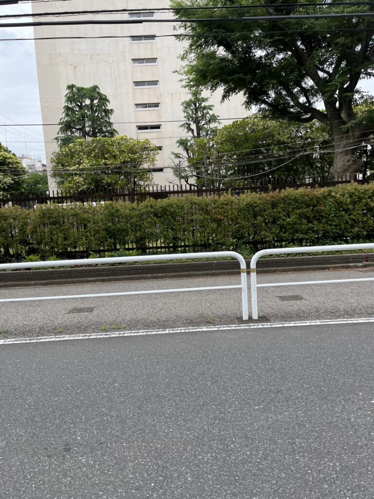 定期清掃でいった、自衛隊病院の外から撮った外観が少し見える